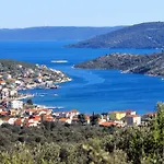 By The Sea Vinisce, Trogir - 1166 *