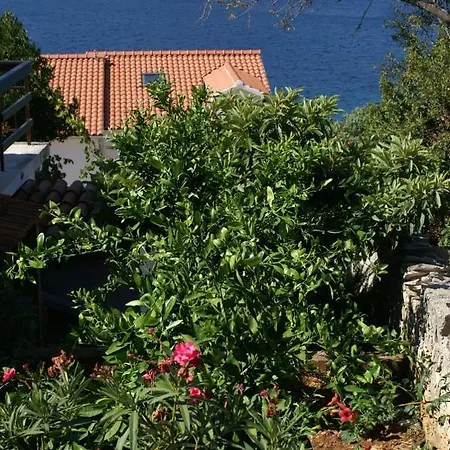 アパート By The Sea Vinisce, Trogir - 1166
